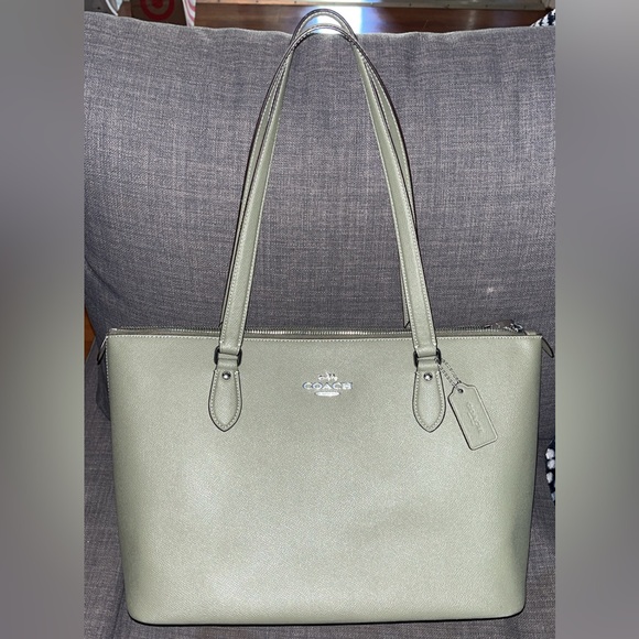 Lite green coach purse - Picture 1 of 5